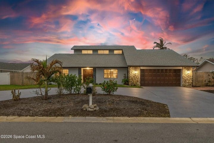 725 Puesta Del Sol Plaza, Indialantic, FL 32903