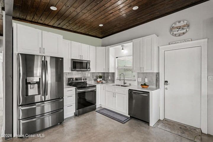 607 Madison Avenue, Cape Canaveral, FL 32920 — photo 10