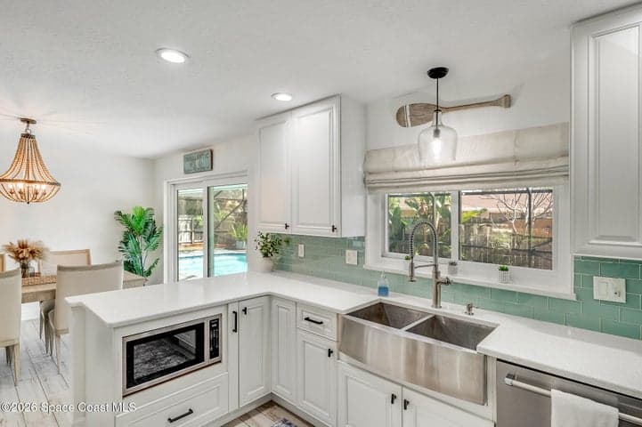 525 Bahama Drive, Indialantic, FL 32903 — photo 10