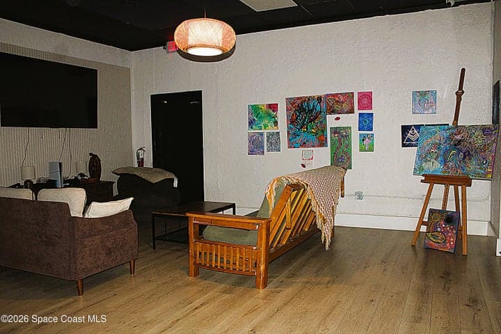 Photo 6