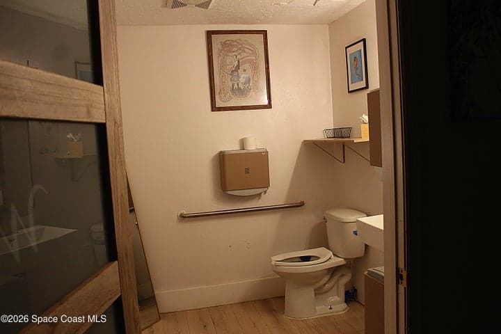 Photo 12