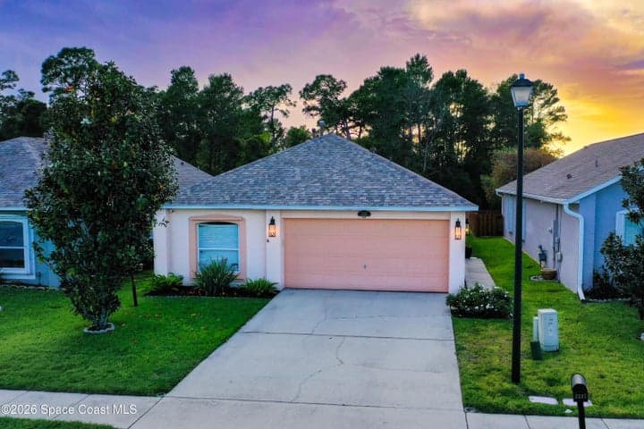 2237 Redwood Circle, Palm Bay, FL 32905