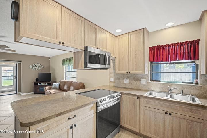 748 Samuel Chase Lane, Melbourne, FL 32904 — photo 17