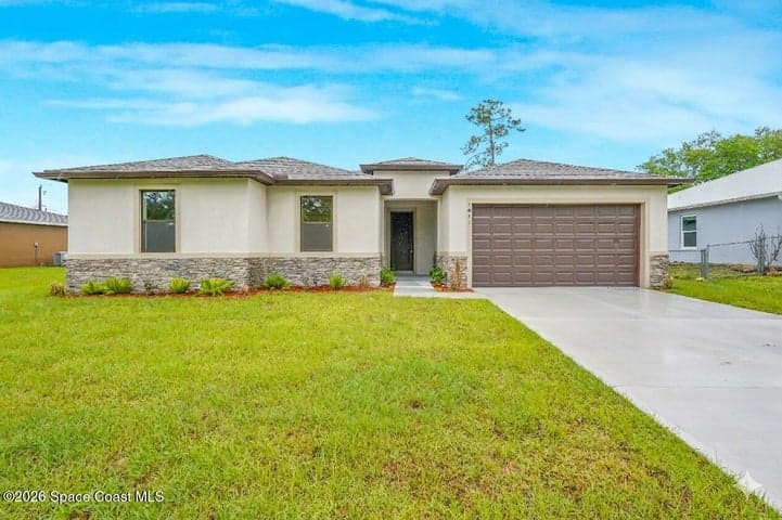 1041 Wesberry Street SE, Palm Bay, FL 32909