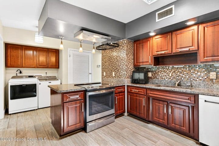 713 NE James Circle NE, Palm Bay, FL 32905 — photo 20