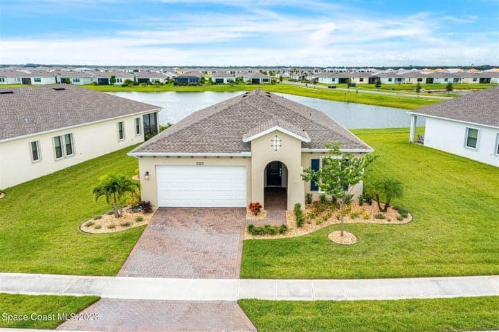 2323 Great Belt Circle, Melbourne, FL 32940