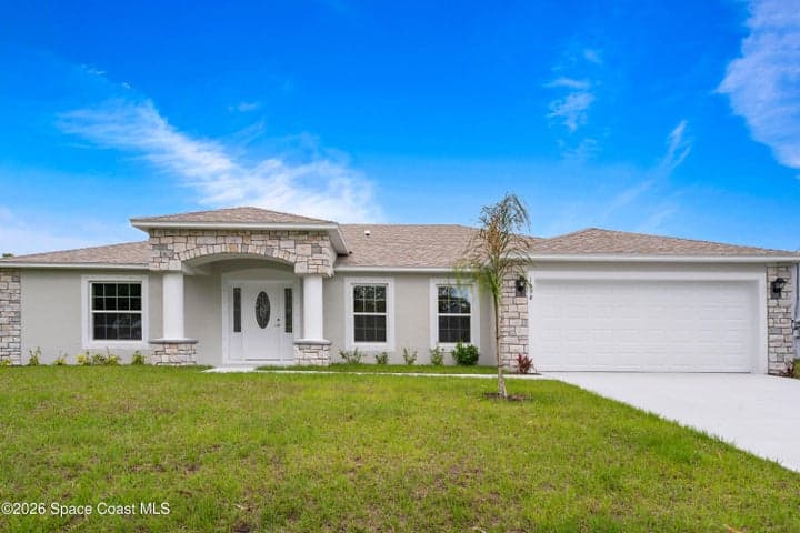 1098 Carthage Avenue NW, Palm Bay, FL 32907