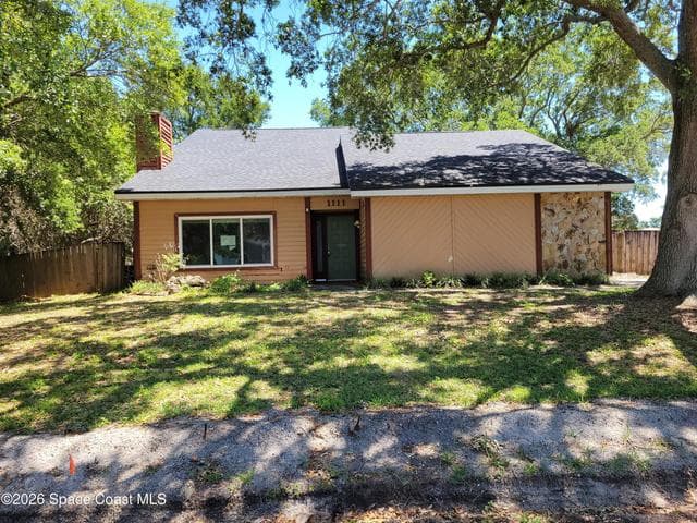 1111 Mina Avenue NE, Palm Bay, FL 32907