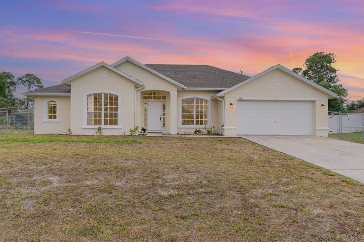 328 Hammonton Street SW, Palm Bay, FL 32908