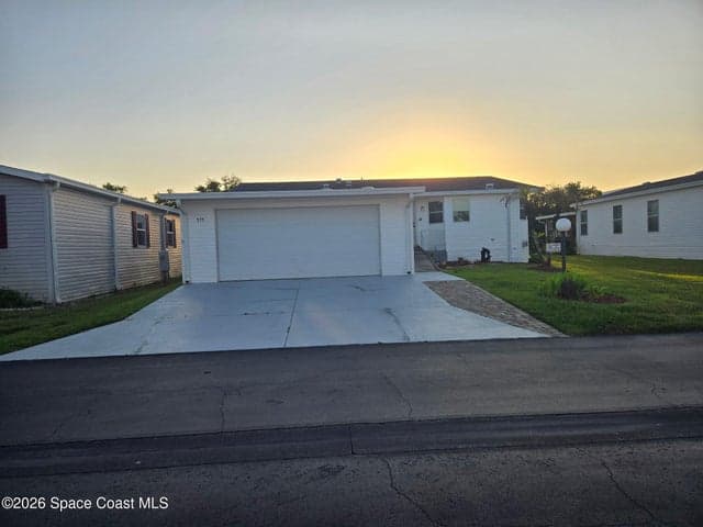 375 Outer Drive NE 213, Cocoa, FL 32926