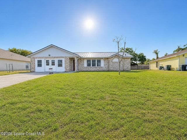 373 Hammock Road SE, Palm Bay, FL 32909