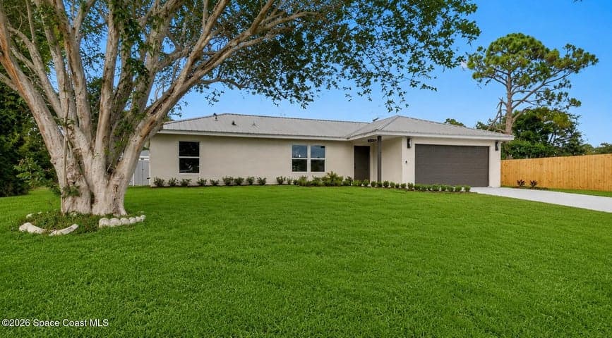 1371 Biarritz Street NW, Palm Bay, FL 32907