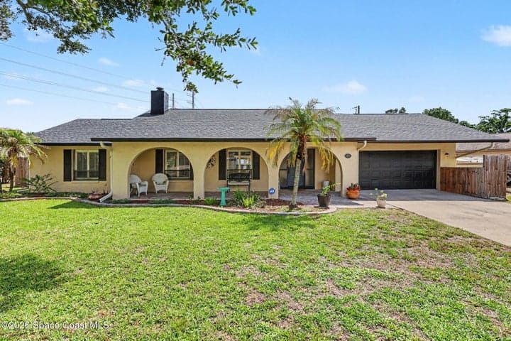 200 Forest Hill Drive SW, Cocoa, FL 32926