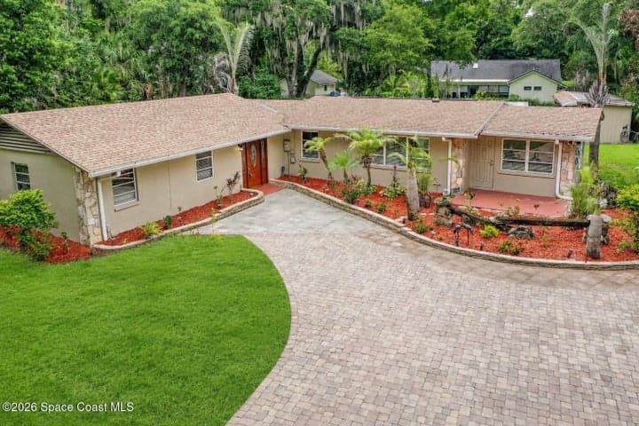 544 S Wildwood Lane, Melbourne, FL 32904