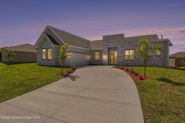 2062 SW O'Connel Avenue, Palm Bay, FL 32908