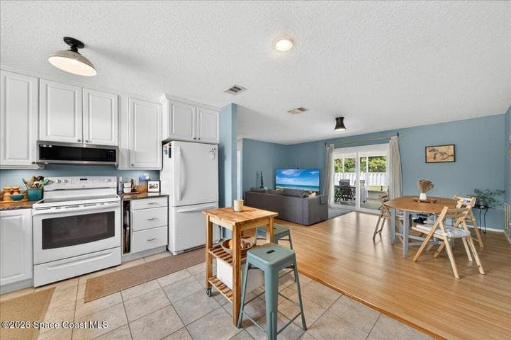 920 Gables Way, Melbourne, FL 32940 — photo 3