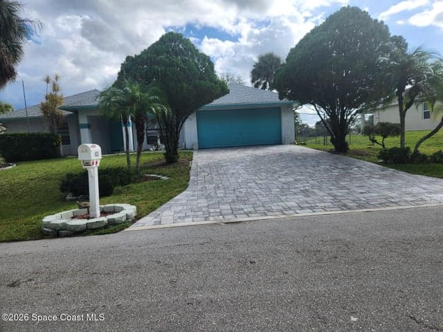 622 Altona Street NW, Palm Bay, FL 32907