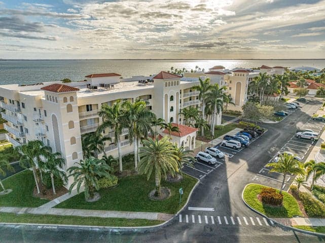 551 Casa Bella Drive 206, Cape Canaveral, FL 32920 — photo 3