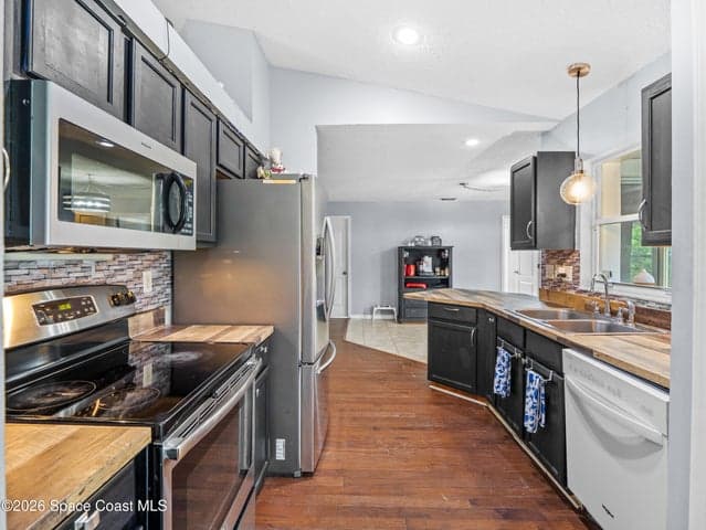 823 Hunters Creek Drive, Melbourne, FL 32904 — photo 4