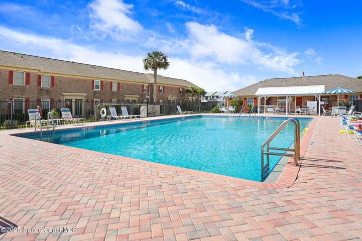 152 E East Colonial Court Court #84, Indian Harbour Beach, FL 32937 — photo 3