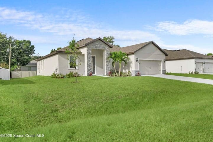 372 Croquet Avenue NE, Palm Bay, FL 32907