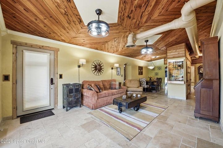 1055 S Brevard Avenue, Cocoa Beach, FL 32931 — photo 6