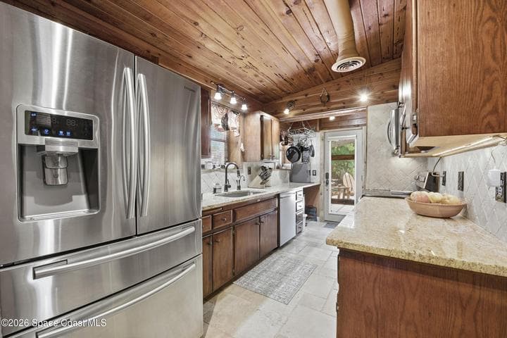 1055 S Brevard Avenue, Cocoa Beach, FL 32931 — photo 11