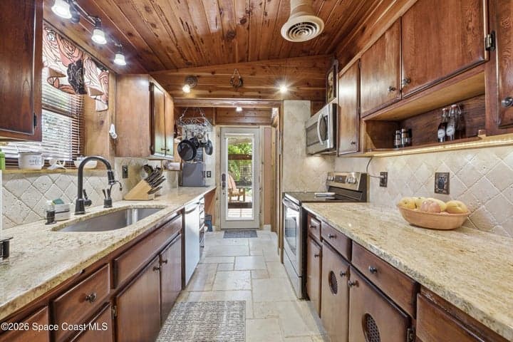 1055 S Brevard Avenue, Cocoa Beach, FL 32931 — photo 12