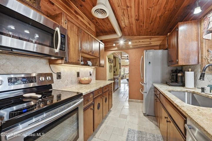 1055 S Brevard Avenue, Cocoa Beach, FL 32931 — photo 14