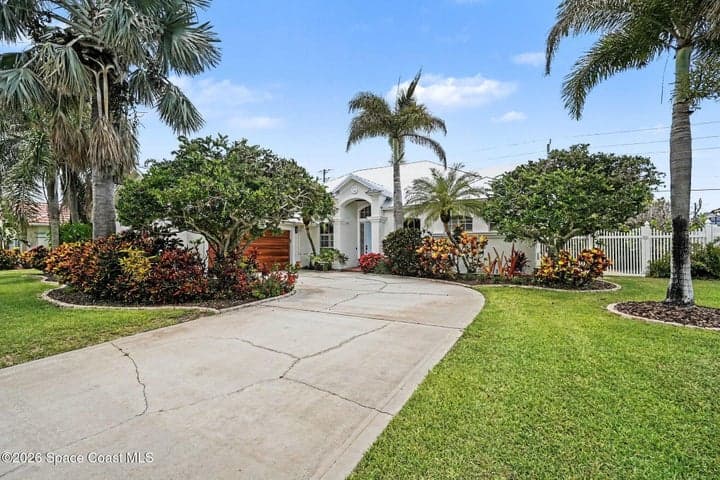 2007 Neptune Drive, Melbourne Beach, FL 32951