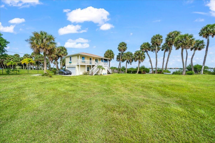 10060 S Tropical Trail, Merritt Island, FL 32952