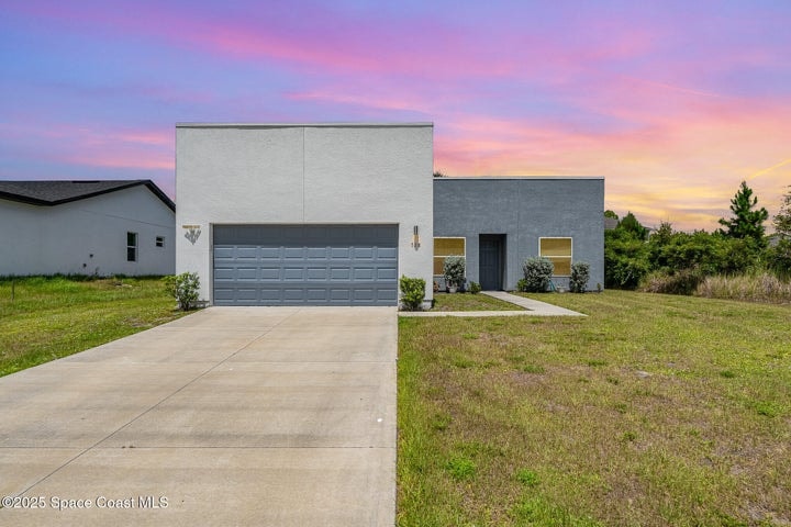 728 Daysland Avenue SW, Palm Bay, FL 32908
