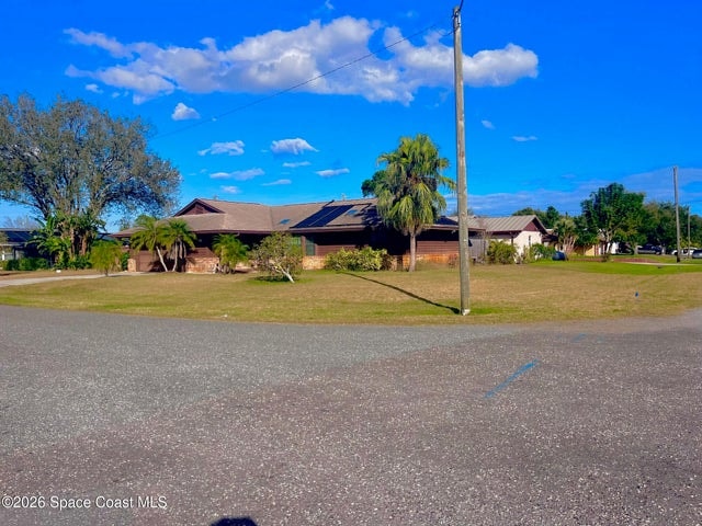 565 Heather Avenue NE, Palm Bay, FL 32907