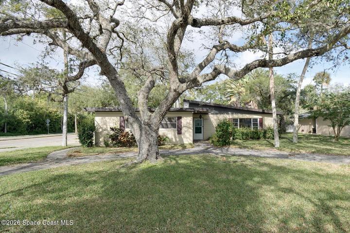 150 W Alachua Lane, Cocoa Beach, FL 32931