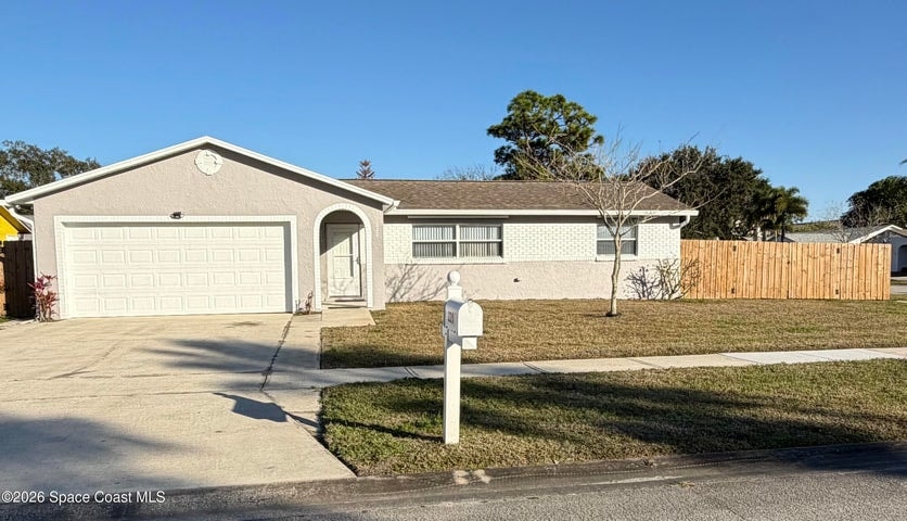 220 Cinnamon Lake Circle, Melbourne, FL 32901