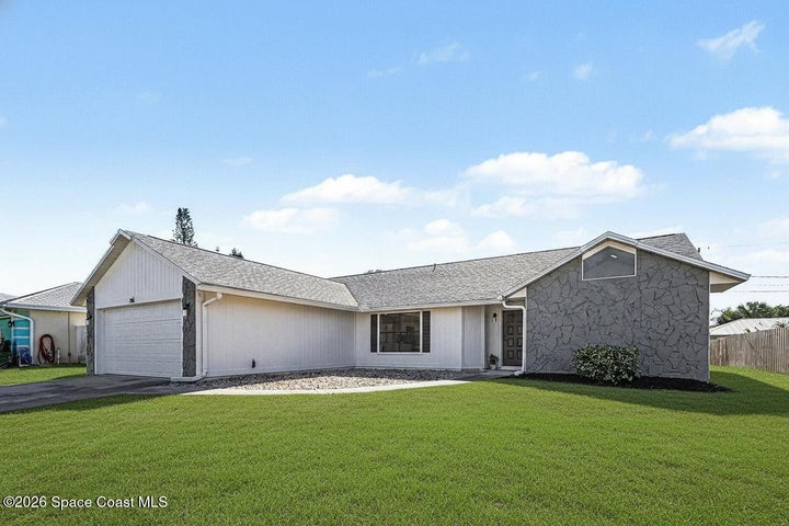 786 Hamm Street NW, Palm Bay, FL 32907