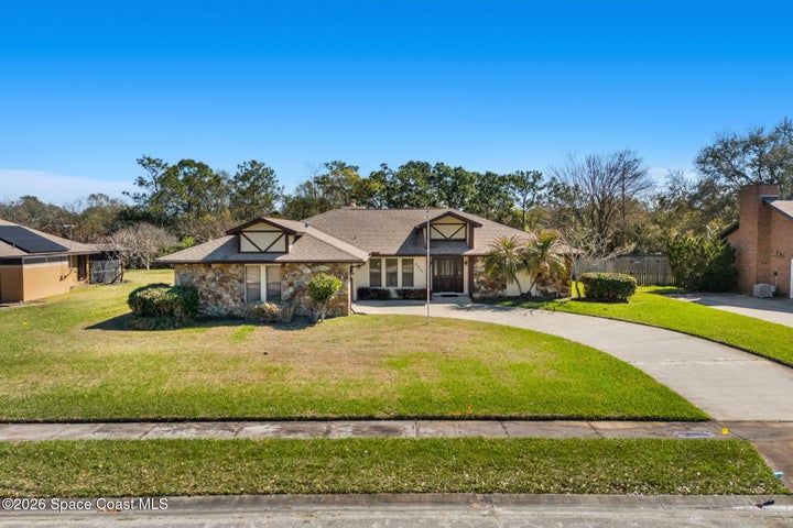 2213 Woodlawn Circle, Melbourne, FL 32934