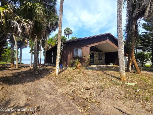 6040 Riverside Drive, Melbourne Beach, FL 32951