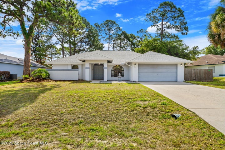 221 Seahorse Circle SE, Palm Bay, FL 32909