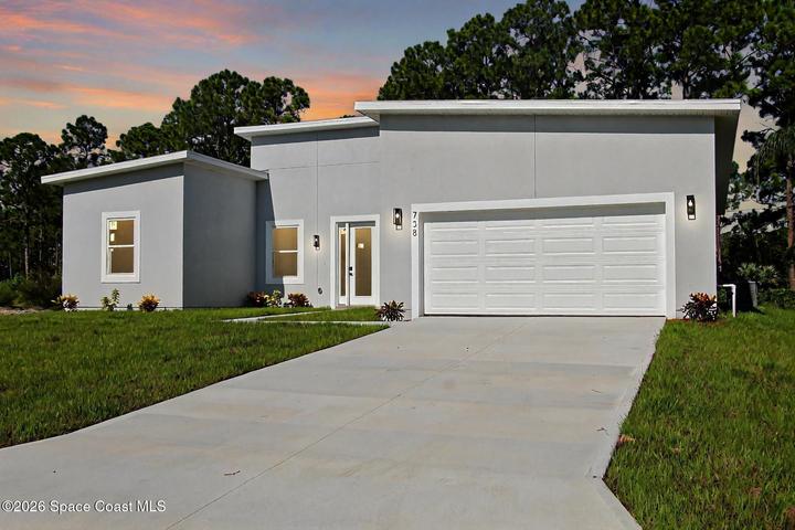 738 Harriet Avenue SW, Palm Bay, FL 32908