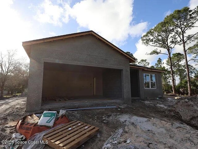 3272 Trainfo Avenue SE, Palm Bay, FL 32909