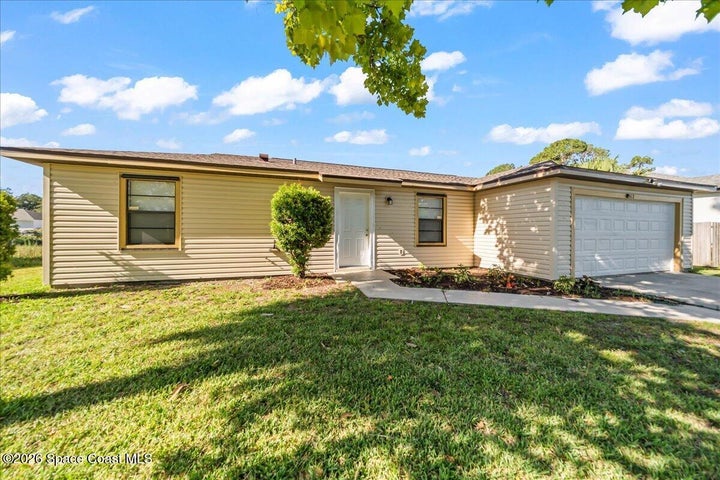 962 Serenade Street NW, Palm Bay, FL 32907
