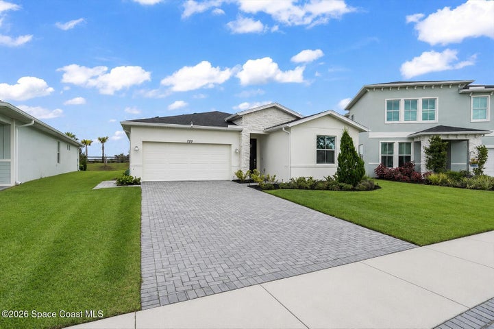 732 Veridian Circle NW, Palm Bay, FL 32907