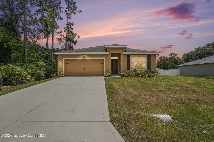 974 Sablon Street SE, Palm Bay, FL 32909