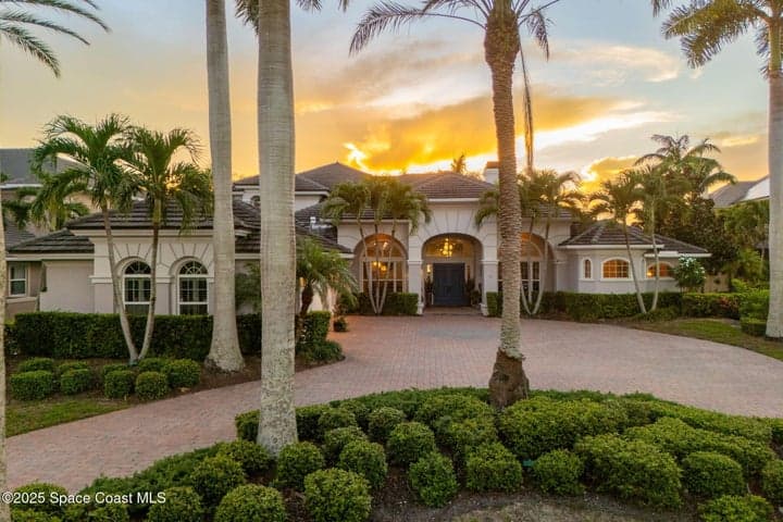 327 Lansing Island Drive, Indian Harbour Beach, FL 32937