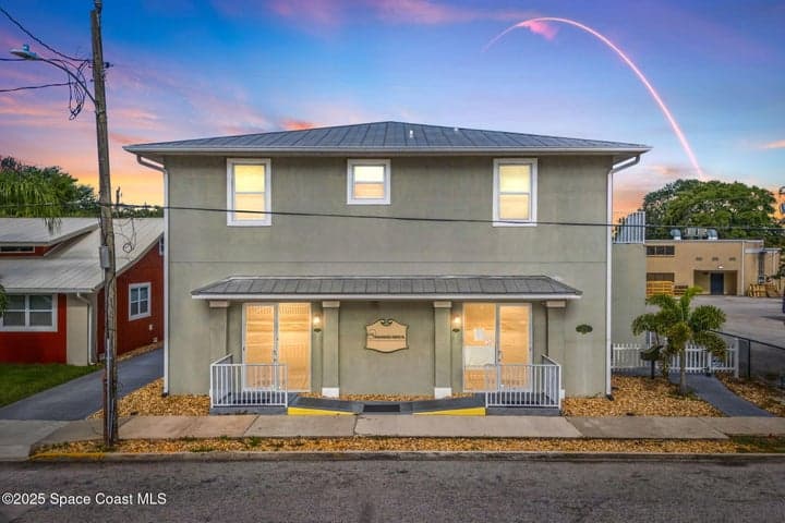 2012 Vernon Place, Melbourne, FL 32901