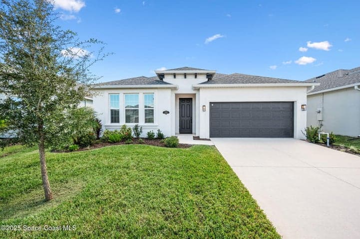 2480 Roygaris Street NW, Palm Bay, FL 32907