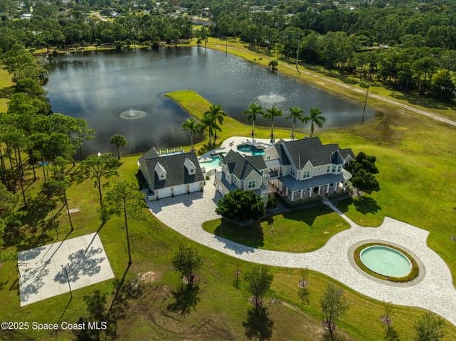 4236 Hield Road NW, Palm Bay, FL 32907