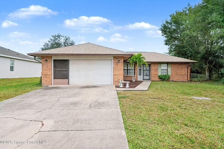 1285 Karlovy Avenue NW, Palm Bay, FL 32907