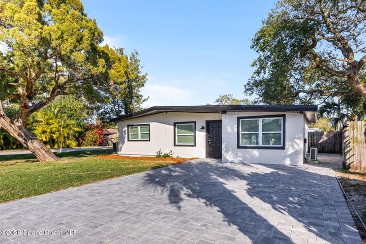 199 Oak Avenue, Cocoa Beach, FL 32931